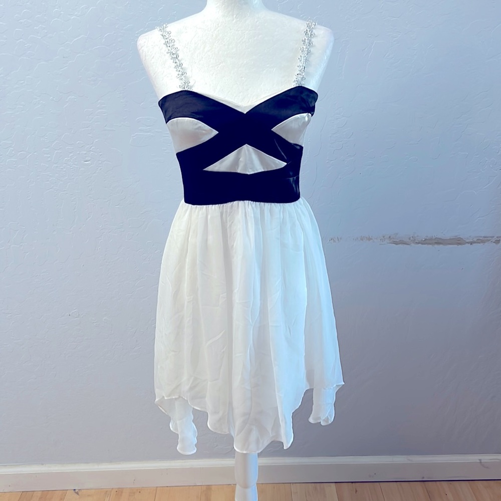 Hailey Logan white Black silver Floral Straps cocktail Dress